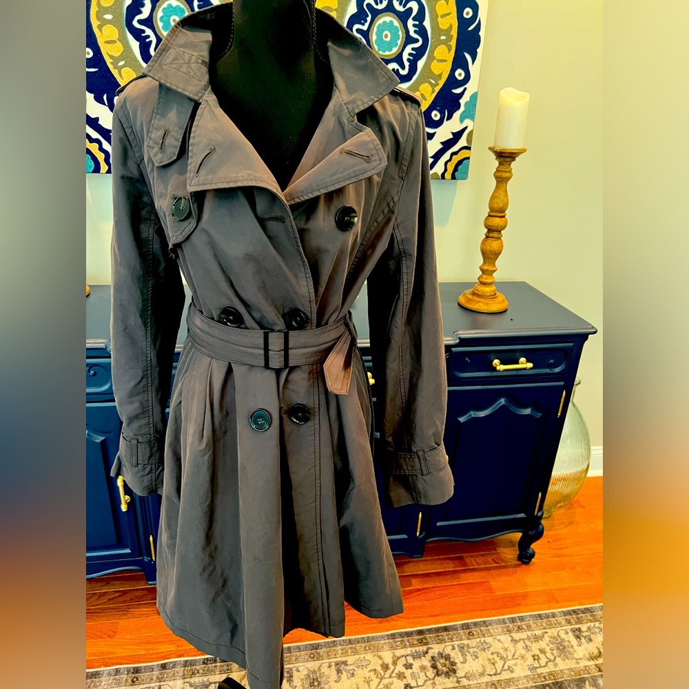 GAP Trench coat in gray size small